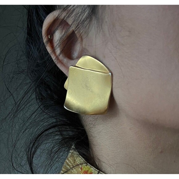Vintage clip on statement earrings square gold toned chunky 80s‎ ornate jewelry - Picture 5 of 5
